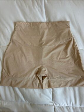 Yummie. Mid Waist Short Underwear in Small